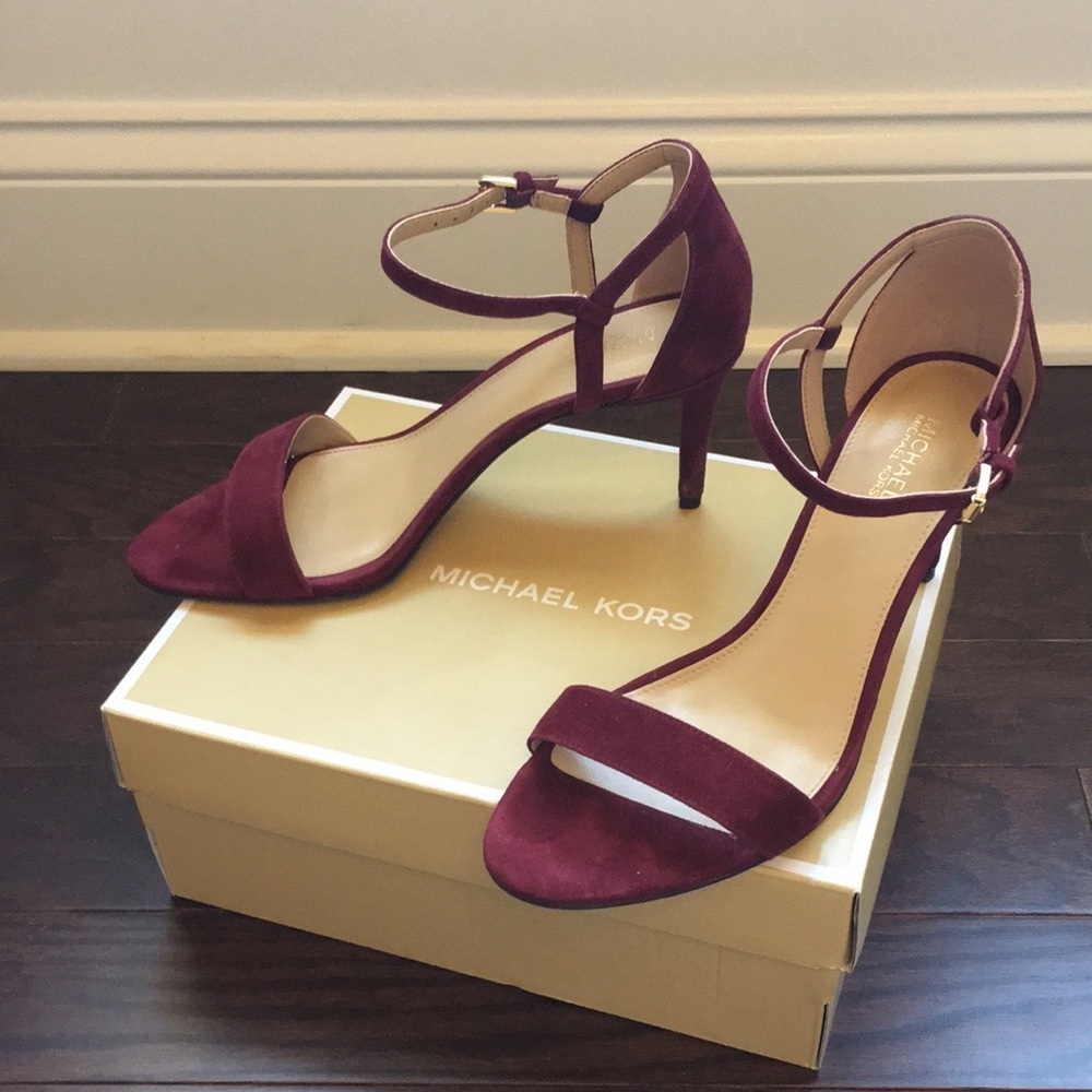 MICHAEL Michael Kors Simone Sandal, Size 8